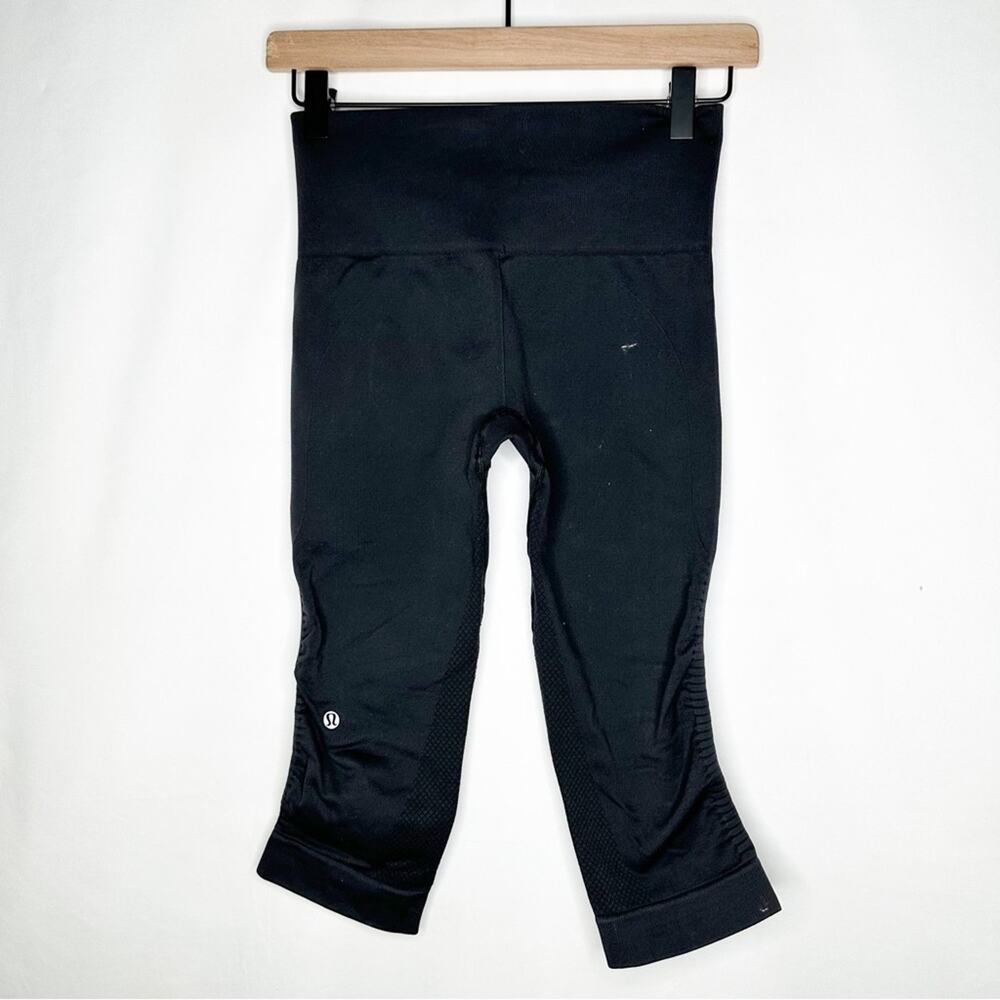 LULULEMON In the Flow Black Capri Leggings in Size 4 - Picture 6 of 6